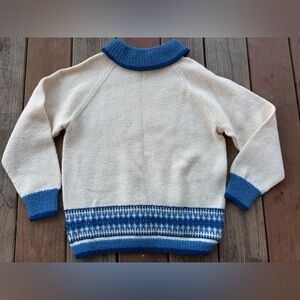 Vintage HandKnitted in Norway Husfiden, Bergen Pure New Wool Sweater